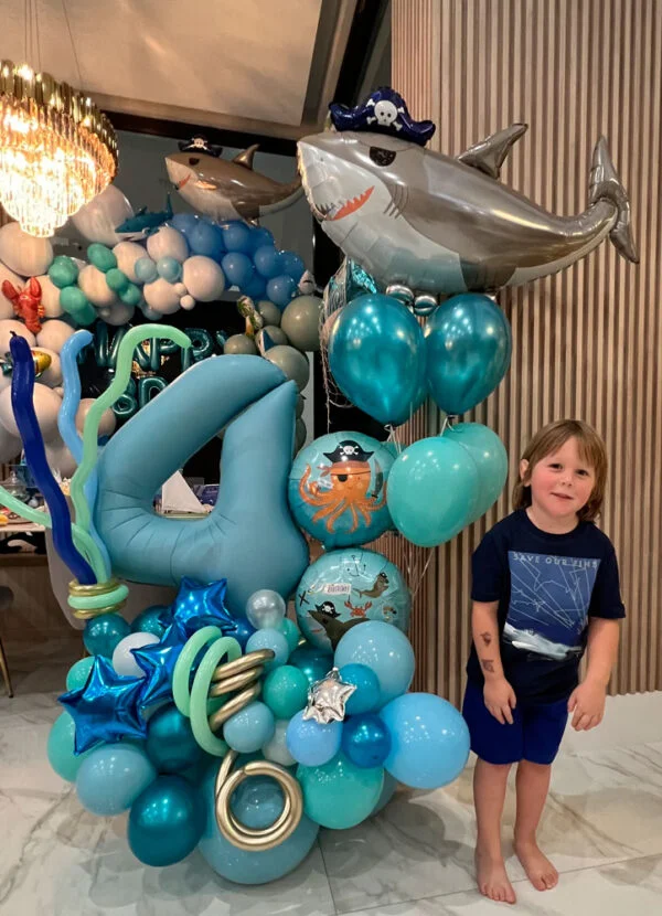 Balloon Bouquet Tiburón